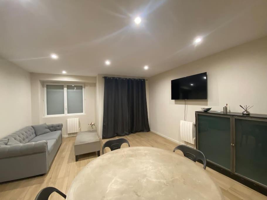 Appartement T2 Spacieux Et Equipe Mions Ngoại thất bức ảnh